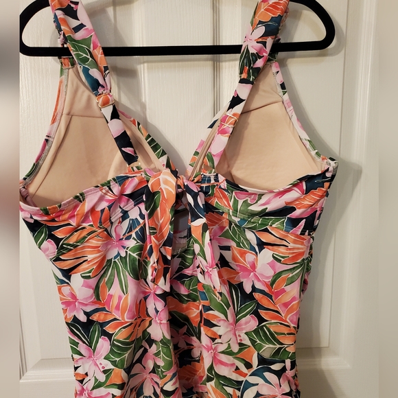 Tankini swim top - Picture 2 of 6